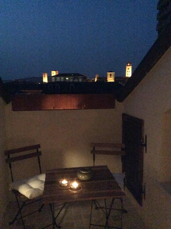 Apartment La Mansarda Алба Стая снимка