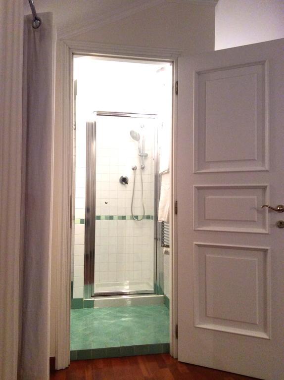 Apartment La Mansarda Алба Стая снимка