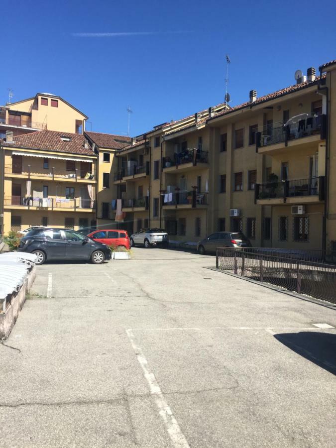 Apartment La Mansarda Алба Екстериор снимка