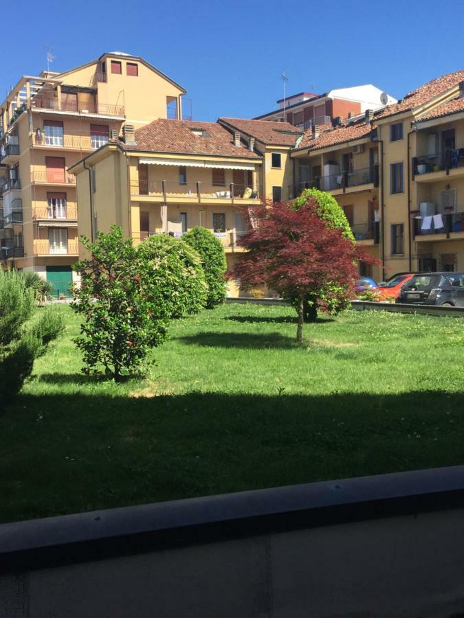 Apartment La Mansarda Алба Екстериор снимка