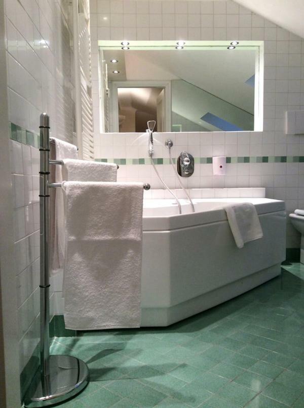 Apartment La Mansarda Алба Екстериор снимка